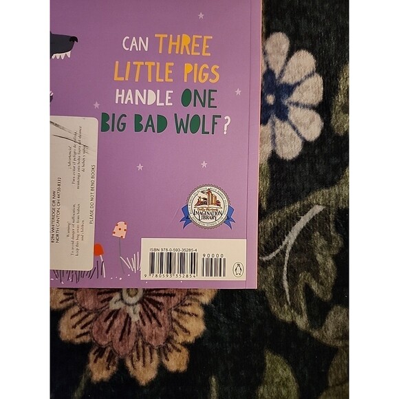 Library of Congress Three Little Pigs Bedtime Classics Carly Gledhill 2020 Book - Picture 3 of 8